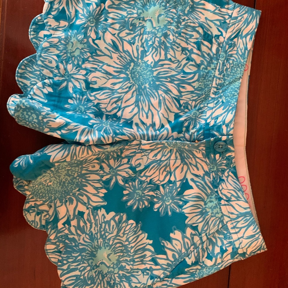 Lilly Pulitzer girls Scallop Buttercup shorts